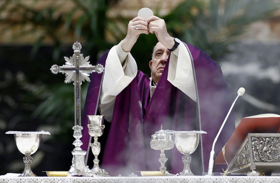 El Sumario - El papa Francisco celebró el Miércoles de ceniza con pocos fieles