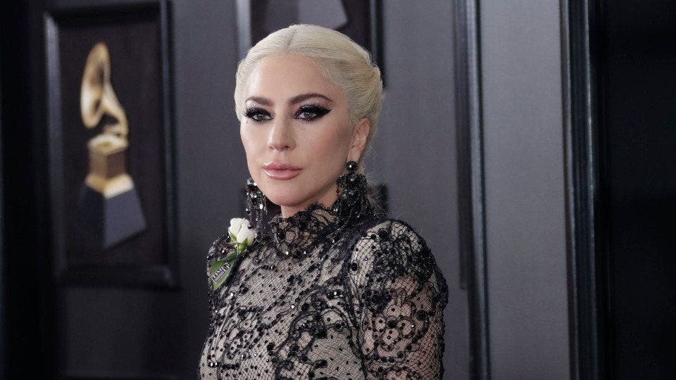 Atacan al paseador de perros de Lady Gaga