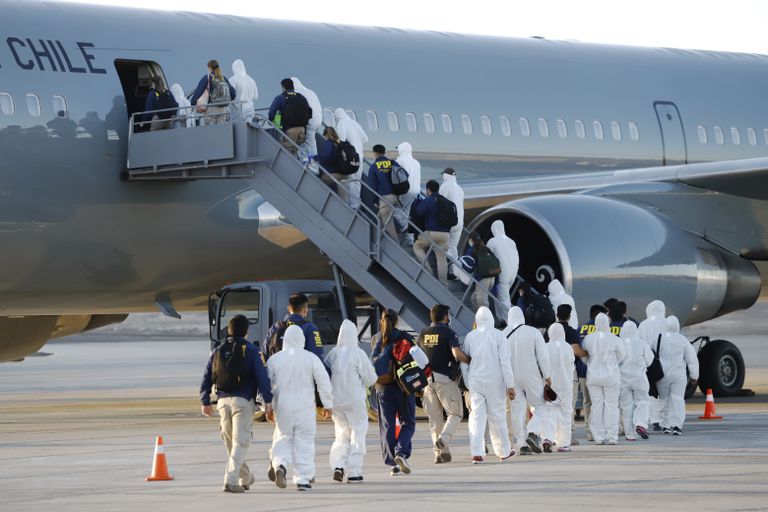 El Sumario - Tribunal anuló expulsión de Chile de 51 venezolanos