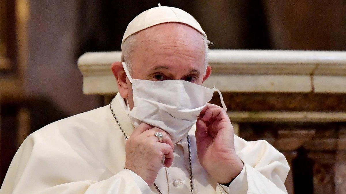 El Sumario - El papa Francisco recibió la segunda dosis de la vacuna anticovid