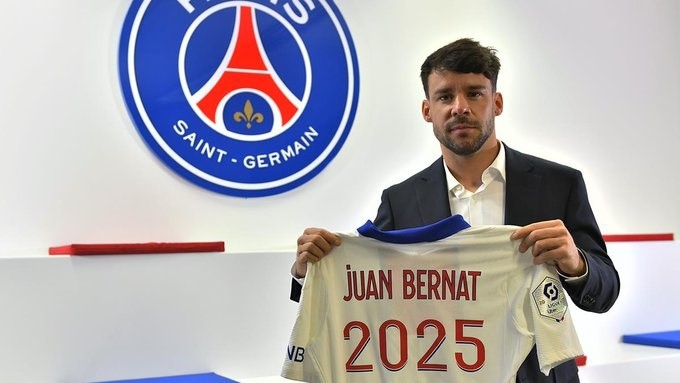 El Sumario - El lateral español Juan Bernat renovó con el PSG hasta 2025