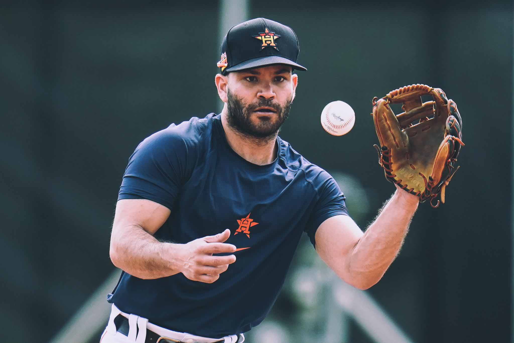 El Sumario - José Altuve mejora sus envíos desde la segunda base