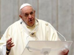 El Sumario -El papa Francisco reduce el sueldo del personal del Vaticano
