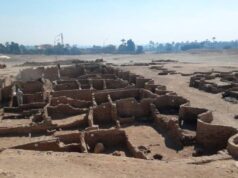 El Sumario - Hallan bajo las arenas en Egipto una gran ciudad perdida de 3.000 años