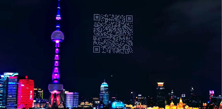 El Sumario - Forman gigante código QR para promocionar videojuego con 1.500 drones