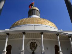 El Sumario - El Parlamento venezolano suspende sus sesiones por alza del Covid-19