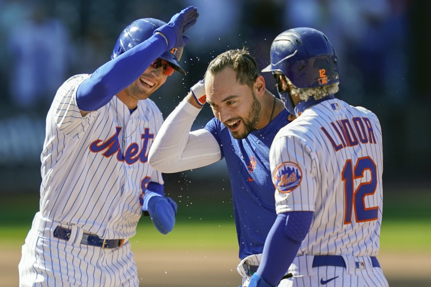 El Sumario - Los Mets vencen a los Marlins ante más de 8.000 aficionados