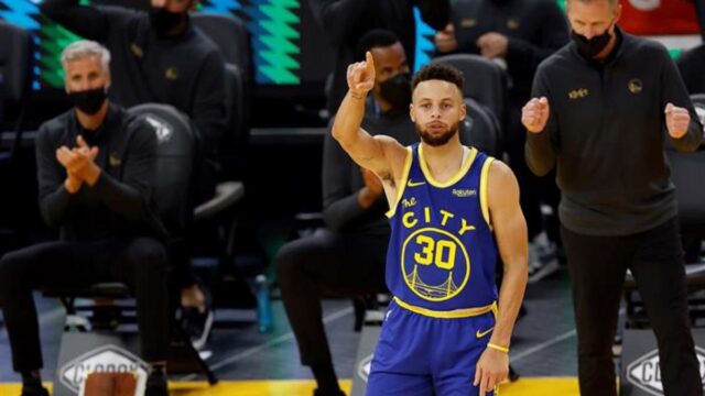 El Sumario - Stephen Curry establece nueva marca de triples en la NBA