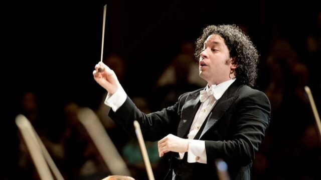 El Sumario - Gustavo Dudamel y la Filarmónica de Los Ángeles regresan al Hollywood Bowl