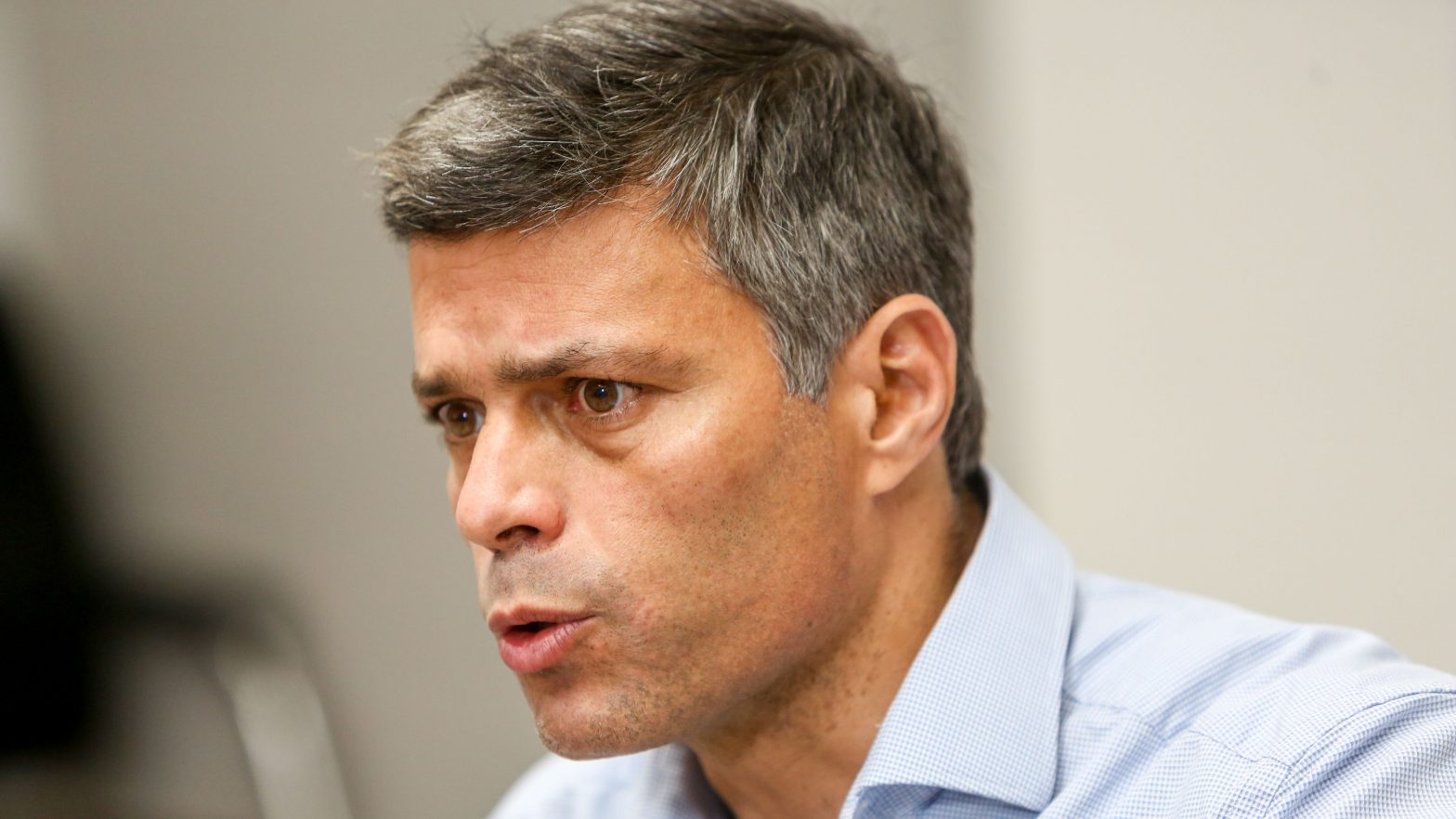 Leopoldo López se pone a “disposición de la Justica” de España