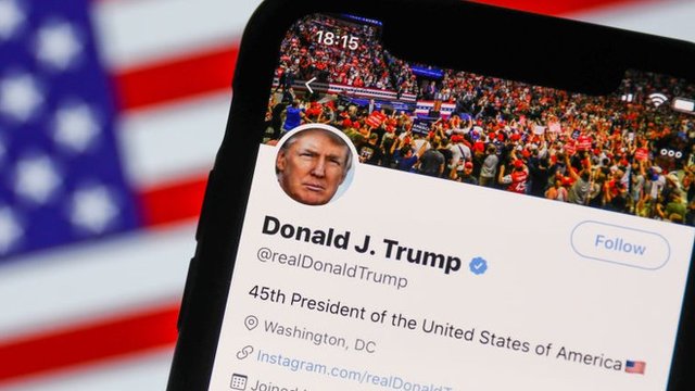 El Sumario - Donald Trump señala a las redes sociales de arrebatar su libertad de expresión