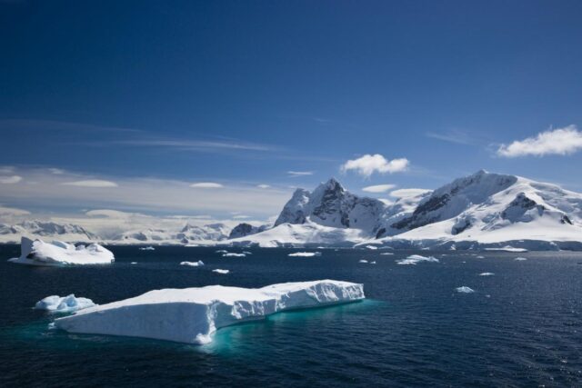 El Sumario - Se desprende de la Antártida el iceberg más grande del mundo