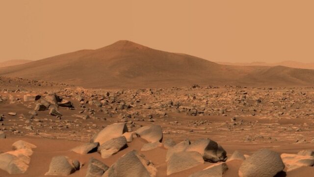 El Sumario - Perseverance inició análisis del suelo marciano con su brazo robótico
