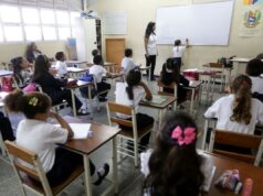 El Sumario - Venezuela estudia retomar las clases presenciales en octubre