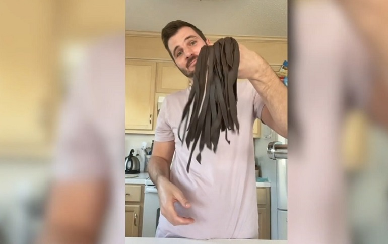 El Sumario - Este hombre es capaz de transformar cualquier snack en pasta fresca casera