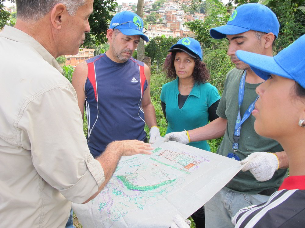 El Sumario - Bancamiga impulsa un Huerto para la Vida en colegio de Petare