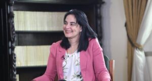 Gabriela Jiménez: Venezuela recibe lote de vacuna rusa EpiVacCorona y realizará ensayos clínicos