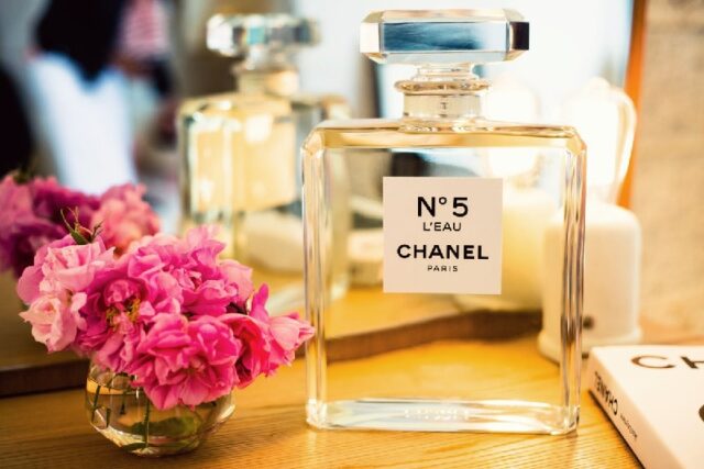 El Sumario - Chanel celebra el centenario de su perfume N° 5