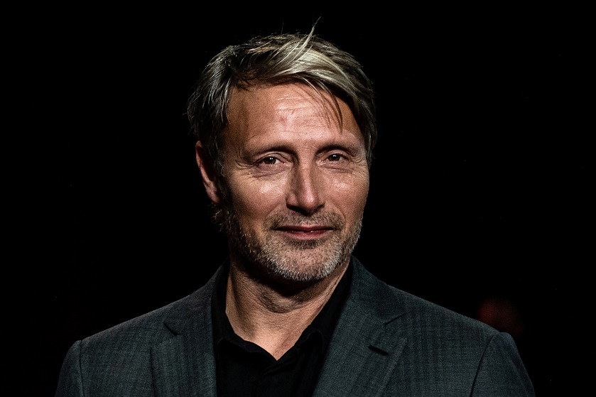 El Sumario - Mads Mikkelsen manifestó su intención de hablar con Johnny Depp antes de reemplazarlo