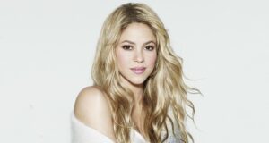 El Sumario - Shakira posa para la portada de la revista Vogue México