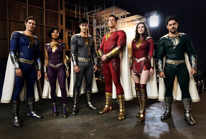 El Sumario - Mira cómo lucen los nuevos trajes de la familia Shazam