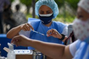 El Sumario - Aseguran que gobierno de Maduro pagó vacunas del Covax a través de la banca privada