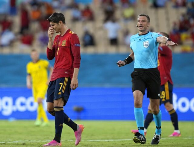 El Sumario - Morata y el césped, los señalados del flojo debut de España