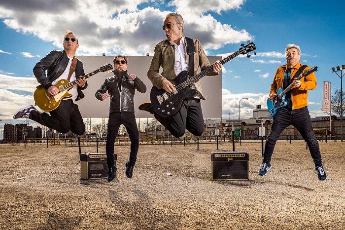 Hombres G prepara el lanzamiento de nuevo disco, libro, película y serie