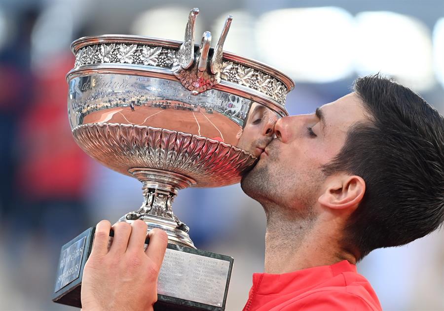 El Sumario - Novak Djokovic reconquista París tras remontar a Tsitsipas
