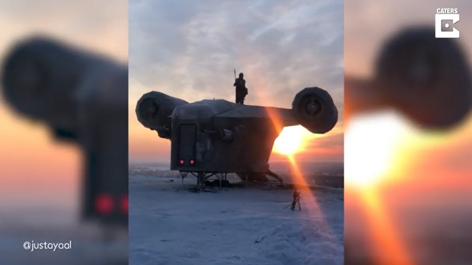 El Sumario - Fans de Star Wars crean increíble réplica de la nave espacial mandaloriana