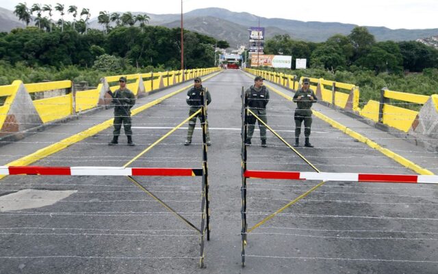 El Sumario - Colombia recula y amplía el cierre de la frontera con Venezuela