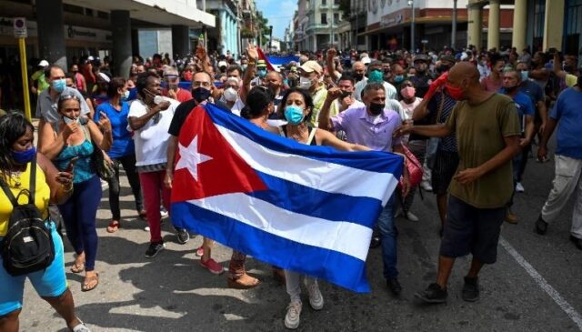 El Sumario - Emilio Estefan dedica la canción “Libertad” al pueblo de Cuba El Sumario - Emilio Estefan dedica la canción “Libertad” al pueblo de Cuba