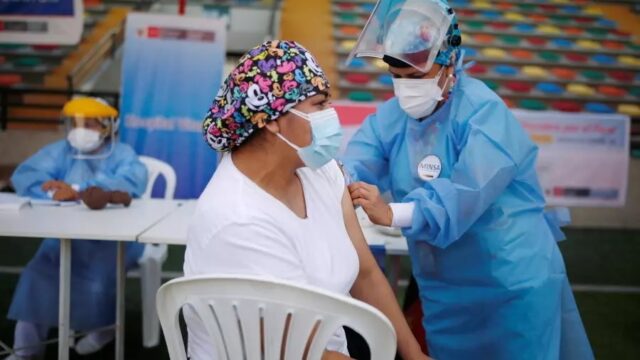 El Sumario - Gremio de enfermería reclama una vacunación sin discriminación