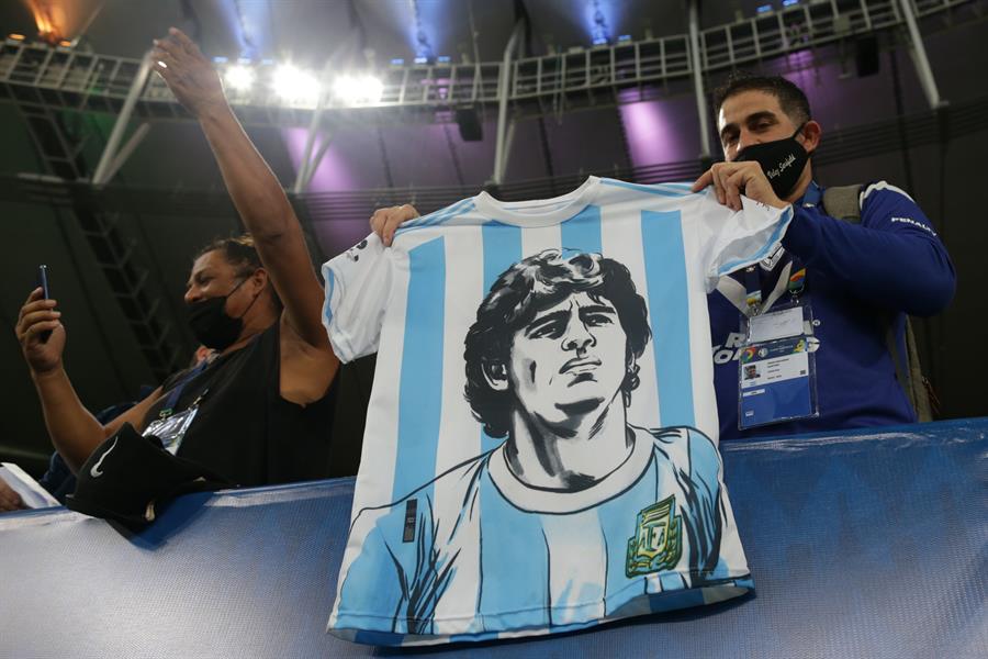El Sumario - UEFA y Conmebol planean un Italia-Argentina en Nápoles como homenaje a Maradona