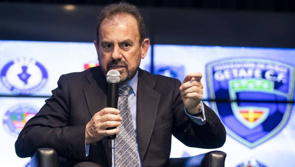 El Sumario - Ángel Torres: "LaLiga será un poco flexible, no se puede permitir que Messi se vaya"