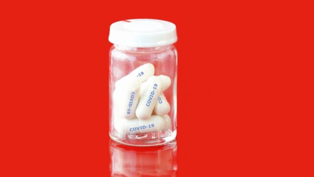 El Sumario -Reino Unido aprobó una píldora oral antiviral para tratar el Covid-19