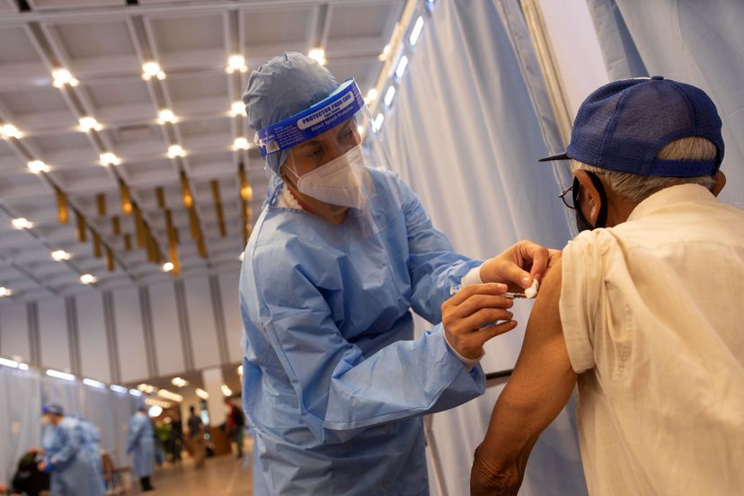 Honduras hará un ensayo combinando con Sputnik V y Moderna