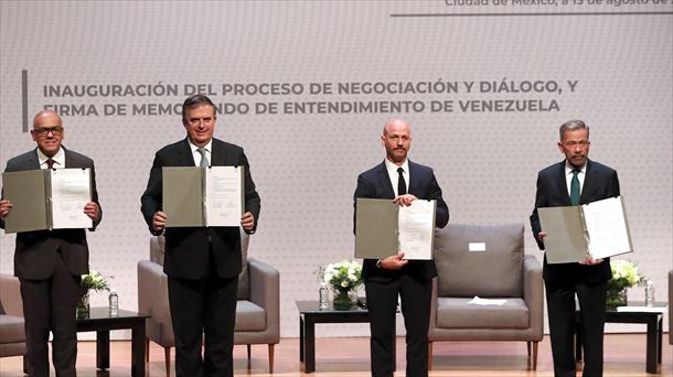 El Sumario - Diálogo y negociación: Oposición y gobierno firman memorando de entendimiento en México