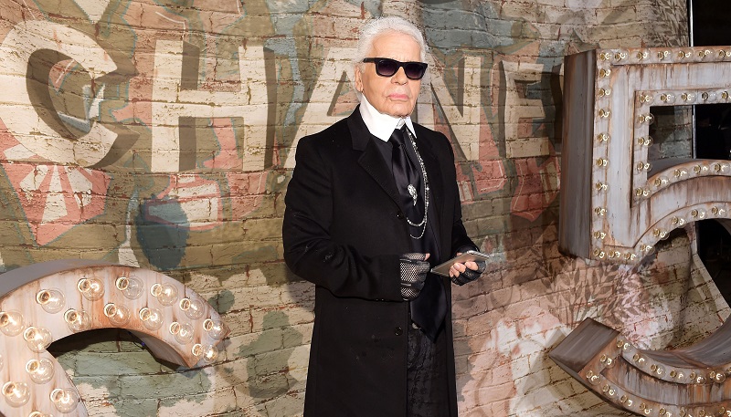 El Sumario - Disney+ realizará una serie sobre el diseñador de moda Karl Lagerfeld