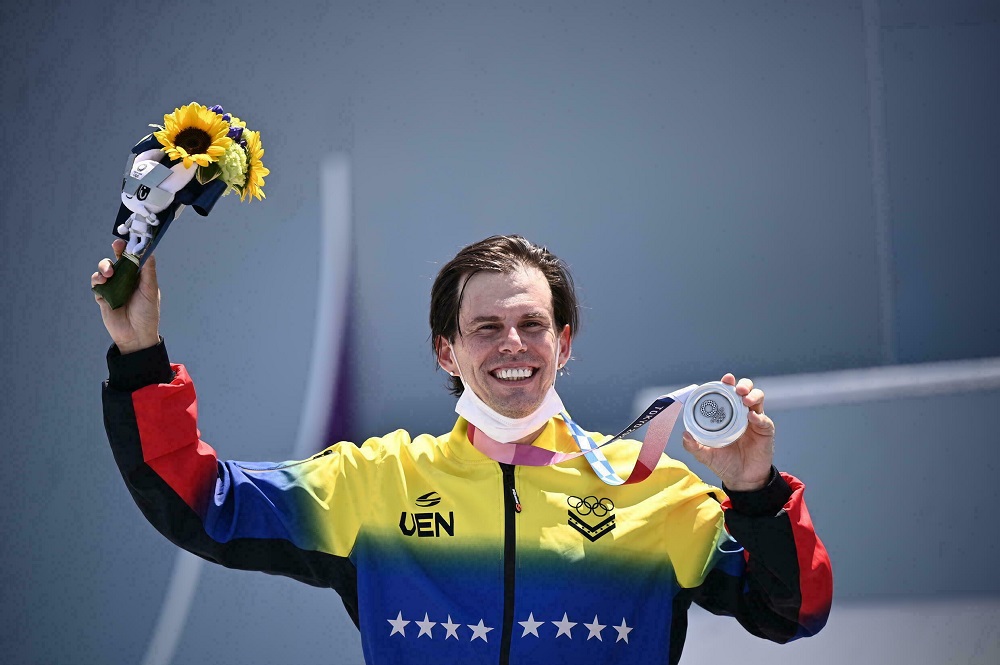El Sumario - Medallista olímpico Daniel Dhers llegó a Venezuela