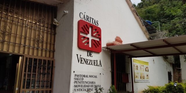 El Sumario - Arquidiócesis de Caracas y Cáritas Venezuela ofrecen ayuda a damnificados en Mérida