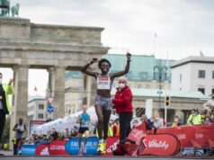 El Sumario - Joyciline Jepkosgei marca un nuevo récord en el medio maratón de Berlín