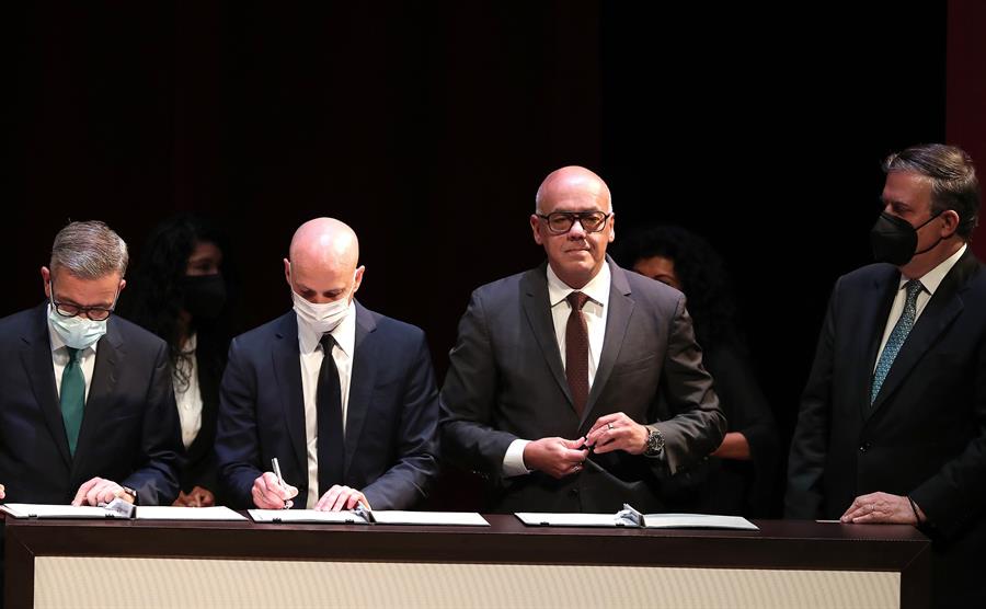 El Sumario - El diálogo venezolano se prolongará tras reunión "constructiva" en México