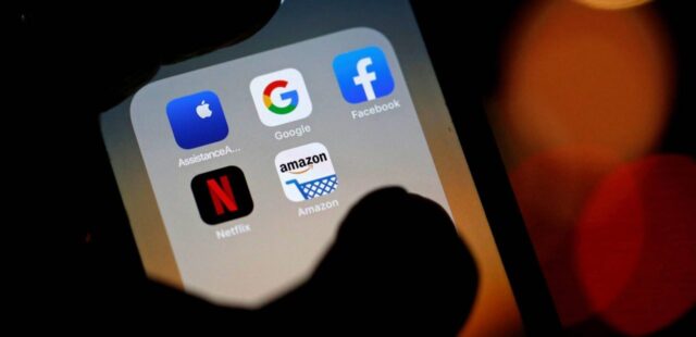 El Sumario - Acusan a Google de brindar a Netflix descuentos en las comisiones de Google Play