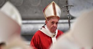 El Sumario - Interceptan en Milán una carta dirigida al papa Francisco con tres balas