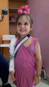 Niña de 2 años fue rescatada con vida bajo los escombros en Mérida
