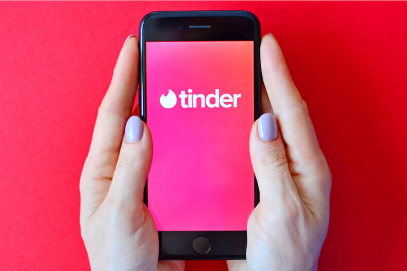 El Sumario - Tinder añadirá verificación de documentos de identidad en todos los países