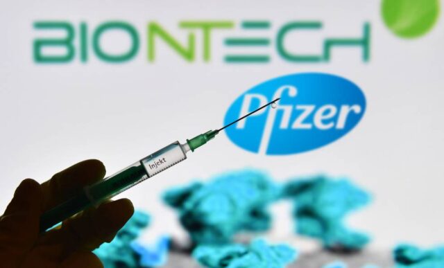 El Sumario - EE.UU. da su plena aprobación a la vacuna de Pfizer y BioNTech