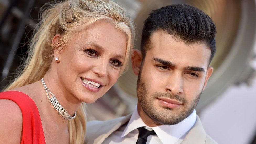 El Sumario - Britney Spears anunció su compromiso matrimonial con Sam Asghari