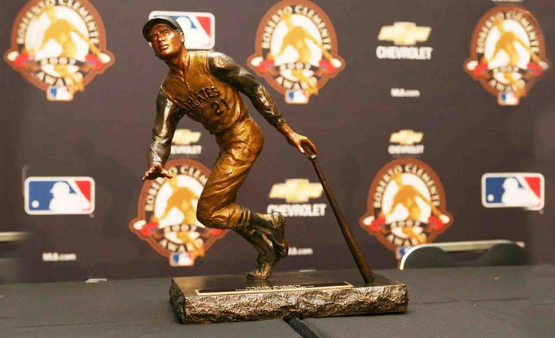 El Sumario - Cuatro peloteros venezolanos fueron nominados al Premio Roberto Clemente
